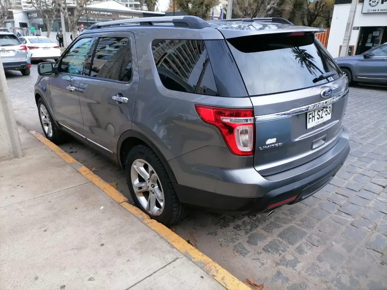 Ford Explorer Limited 4 x4 — foto 3 de 3