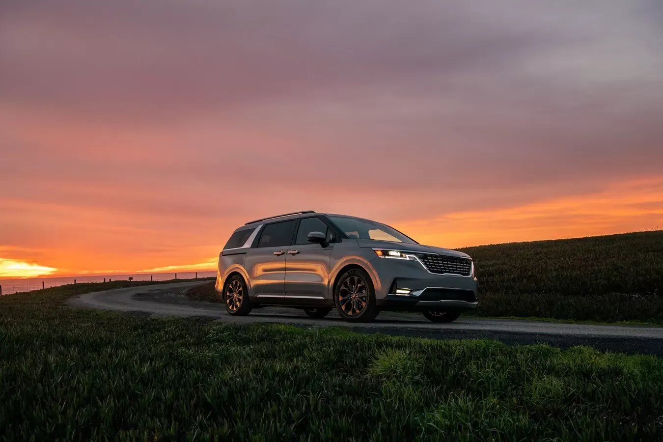 Kia Carnival 2025 — foto 3 de 3